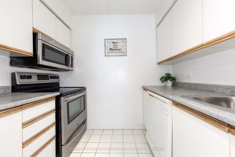 Photo 16 at 909 - 35 Empress Avenue, Willowdale East, Toronto