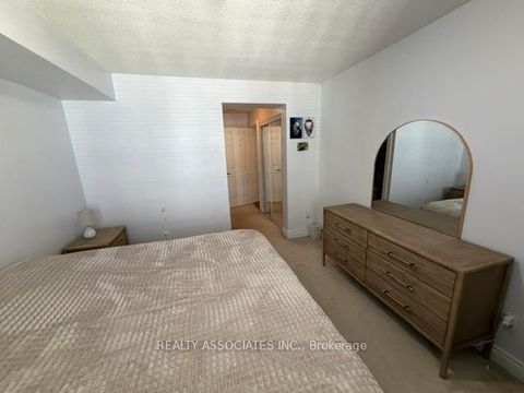 Photo 17 at 506 - 18 Kenaston Gardens NE, Bayview Village, Toronto