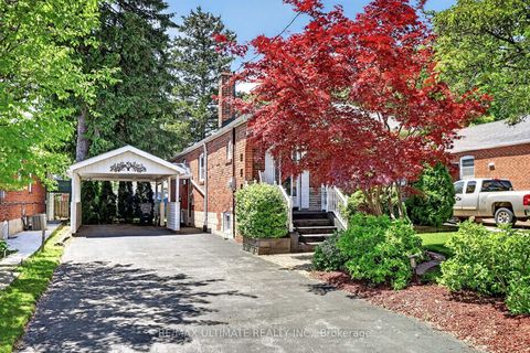 Photo 2 at 20 Corinne Crescent, Ionview, Toronto