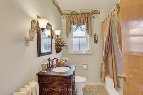 Photo 12 at 20 Corinne Crescent, Ionview, Toronto