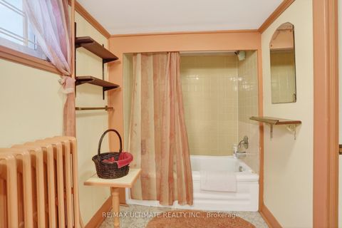 Photo 31 at 20 Corinne Crescent, Ionview, Toronto