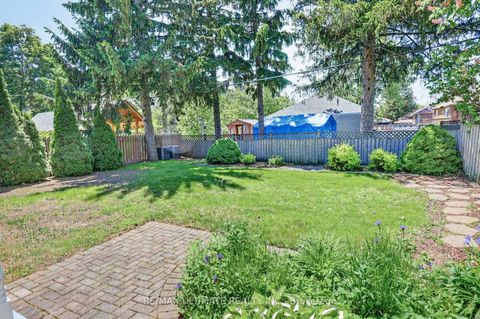 Photo 33 at 20 Corinne Crescent, Ionview, Toronto