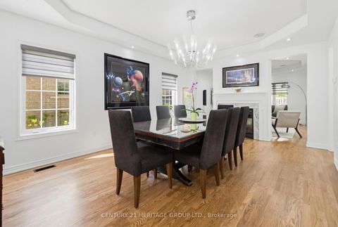Photo 2 at 14 Giordano Way, Patterson, Vaughan