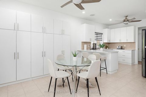 Photo 4 at 14 Giordano Way, Patterson, Vaughan