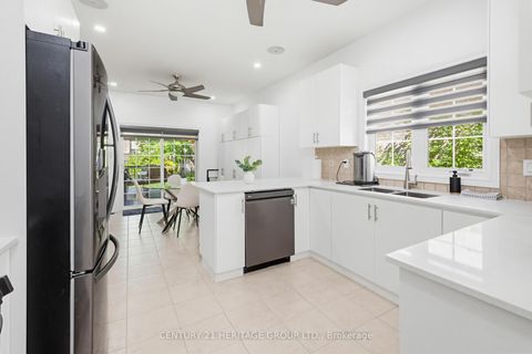 Photo 7 at 14 Giordano Way, Patterson, Vaughan