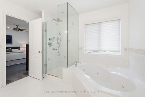 Photo 12 at 14 Giordano Way, Patterson, Vaughan