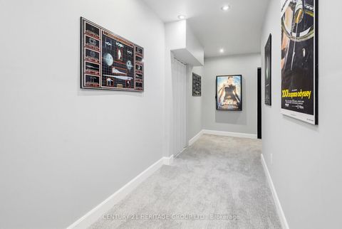 Photo 16 at 14 Giordano Way, Patterson, Vaughan