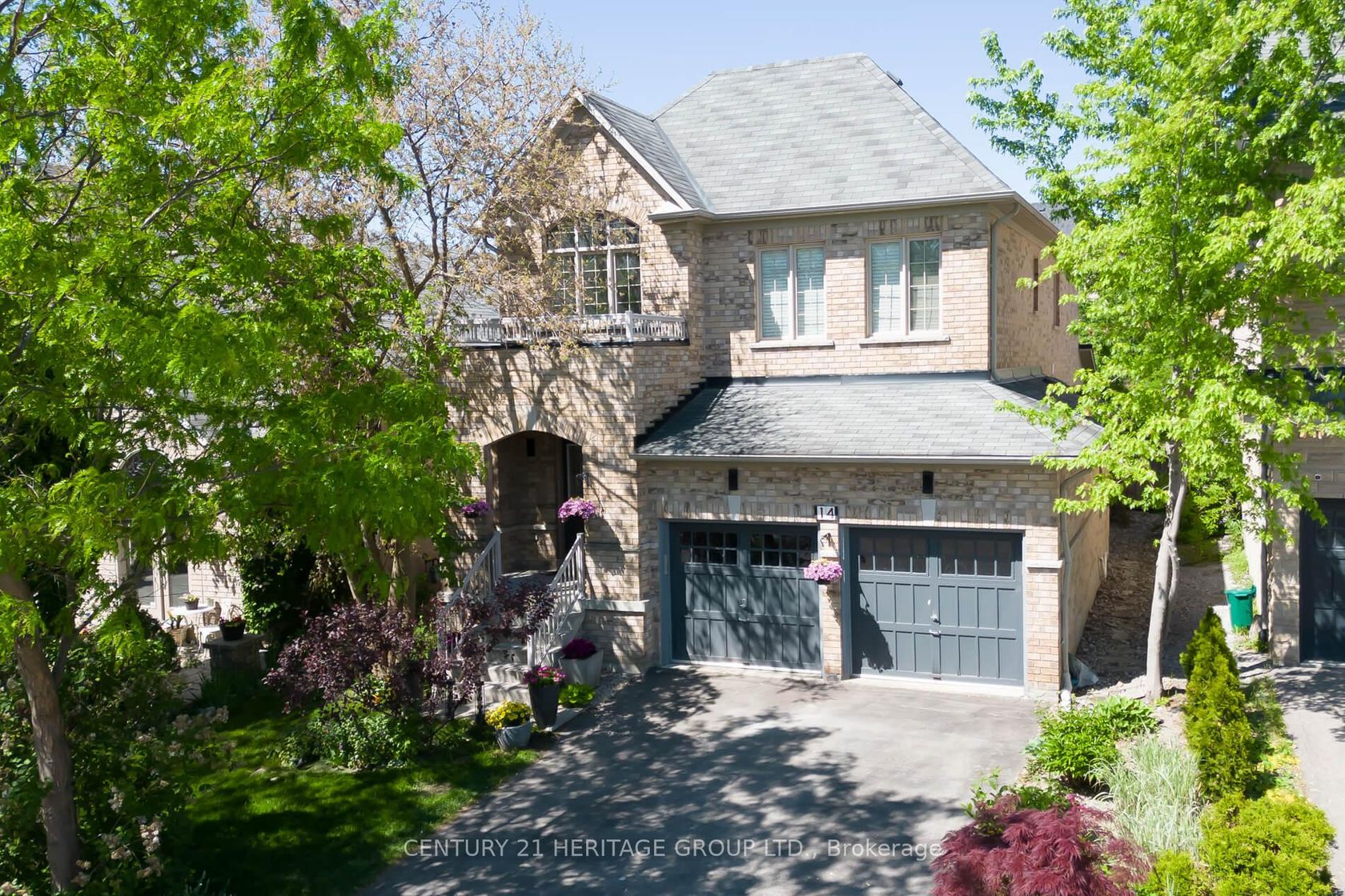 14 Giordano Way, Patterson, Vaughan photo number 2