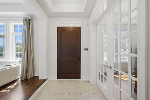 Photo 3 at 35 Annsleywood Court, Kleinburg, Vaughan