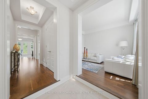 Photo 5 at 35 Annsleywood Court, Kleinburg, Vaughan