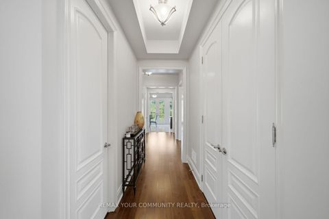 Photo 6 at 35 Annsleywood Court, Kleinburg, Vaughan
