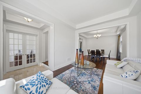 Photo 11 at 35 Annsleywood Court, Kleinburg, Vaughan