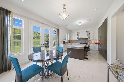 Photo 14 at 35 Annsleywood Court, Kleinburg, Vaughan