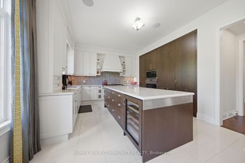 Photo 16 at 35 Annsleywood Court, Kleinburg, Vaughan