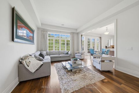 Photo 19 at 35 Annsleywood Court, Kleinburg, Vaughan