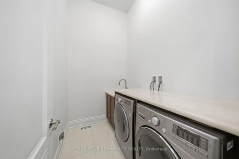 Photo 21 at 35 Annsleywood Court, Kleinburg, Vaughan