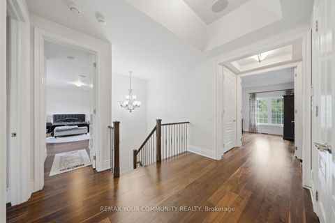 Photo 24 at 35 Annsleywood Court, Kleinburg, Vaughan