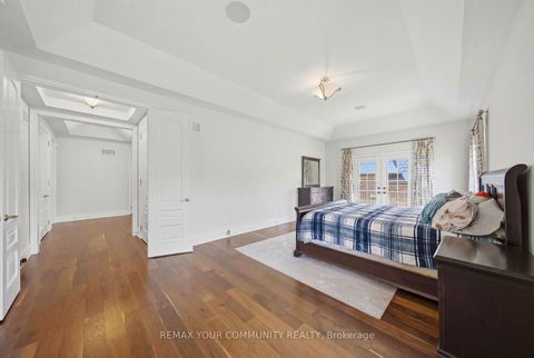 Photo 26 at 35 Annsleywood Court, Kleinburg, Vaughan
