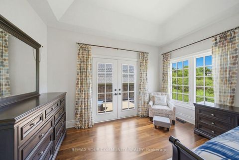 Photo 27 at 35 Annsleywood Court, Kleinburg, Vaughan