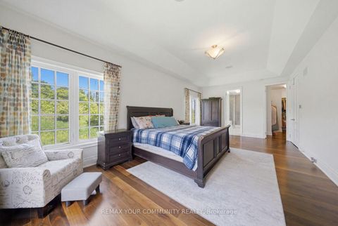 Photo 28 at 35 Annsleywood Court, Kleinburg, Vaughan