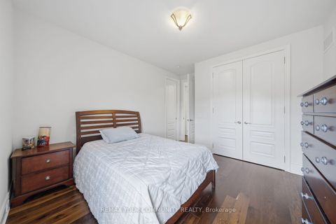 Photo 38 at 35 Annsleywood Court, Kleinburg, Vaughan