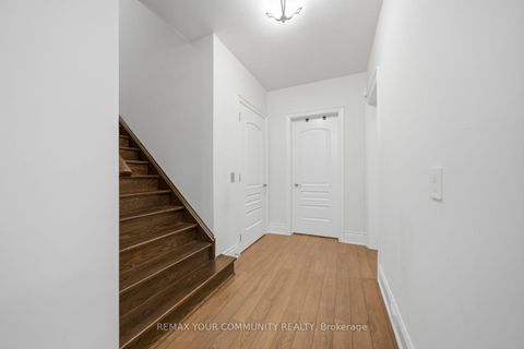 Photo 44 at 35 Annsleywood Court, Kleinburg, Vaughan