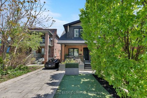 Photo 2 at 979 Broadview Avenue, Broadview North, Toronto
