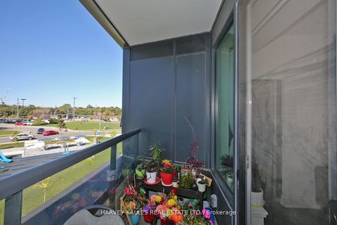 Photo 12 at 305 - 185 Deerfield Road, Central Newmarket, Newmarket