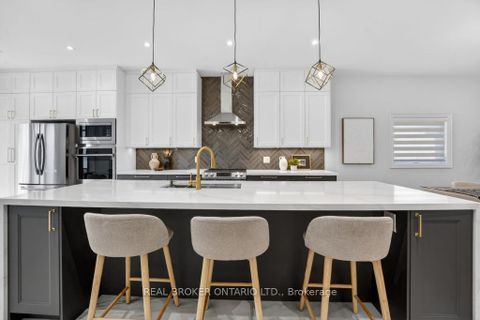Photo 11 at 176 Aldercrest Road, Alderwood, Toronto