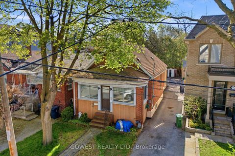 Photo 2 at 60 Warren Crescent, Lambton Baby Point, Toronto