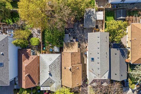 Photo 3 at 60 Warren Crescent, Lambton Baby Point, Toronto
