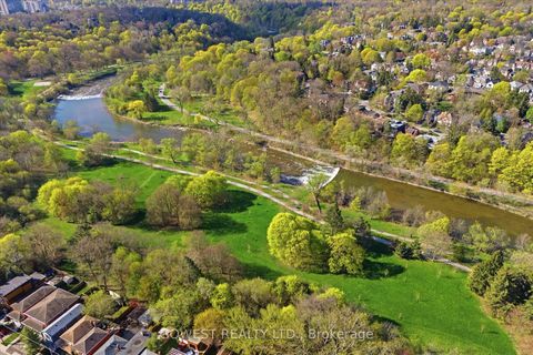 Photo 6 at 60 Warren Crescent, Lambton Baby Point, Toronto