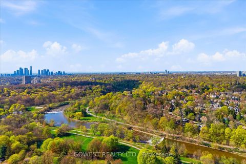 Photo 7 at 60 Warren Crescent, Lambton Baby Point, Toronto