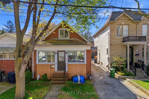 Photo 11 at 60 Warren Crescent, Lambton Baby Point, Toronto