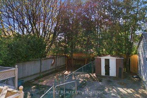 Photo 12 at 60 Warren Crescent, Lambton Baby Point, Toronto