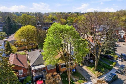 Photo 13 at 60 Warren Crescent, Lambton Baby Point, Toronto