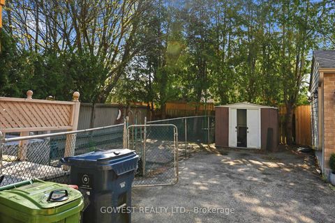 Photo 15 at 60 Warren Crescent, Lambton Baby Point, Toronto