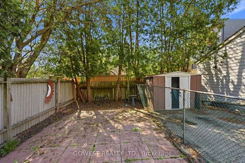 Photo 16 at 60 Warren Crescent, Lambton Baby Point, Toronto