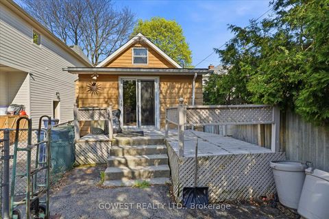 Photo 17 at 60 Warren Crescent, Lambton Baby Point, Toronto