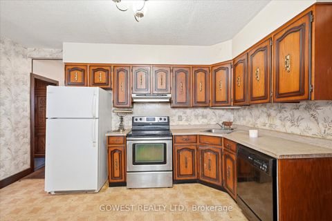 Photo 25 at 60 Warren Crescent, Lambton Baby Point, Toronto