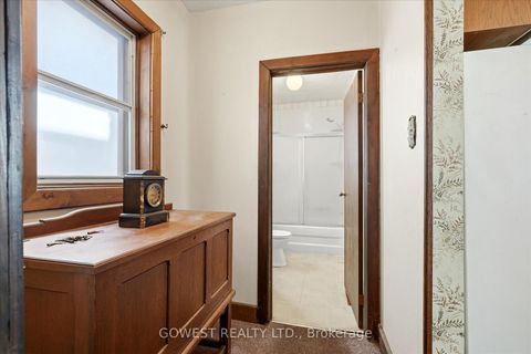 Photo 28 at 60 Warren Crescent, Lambton Baby Point, Toronto