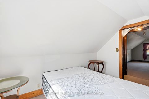 Photo 33 at 60 Warren Crescent, Lambton Baby Point, Toronto