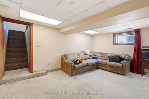 Photo 38 at 60 Warren Crescent, Lambton Baby Point, Toronto