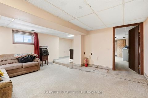 Photo 39 at 60 Warren Crescent, Lambton Baby Point, Toronto