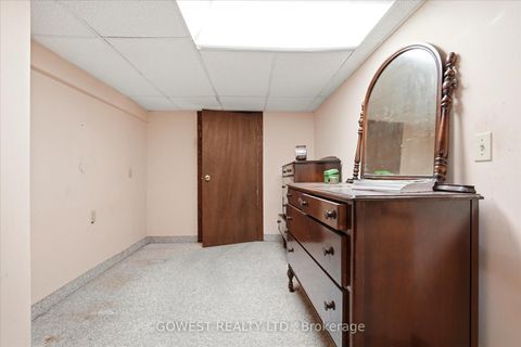 Photo 40 at 60 Warren Crescent, Lambton Baby Point, Toronto