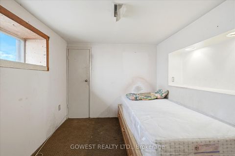 Photo 41 at 60 Warren Crescent, Lambton Baby Point, Toronto