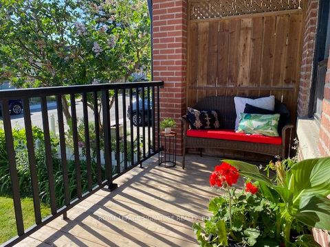 Photo 2 at 35 August Avenue, Oakridge, Toronto