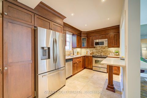 Photo 11 at 29 Highbourne Road, St. Clair, Toronto