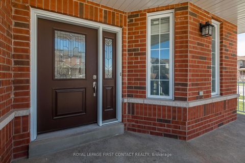 Photo 2 at 1 Griffin Gate, Shore, Barrie