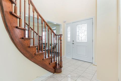 Photo 5 at 1 Griffin Gate, Shore, Barrie